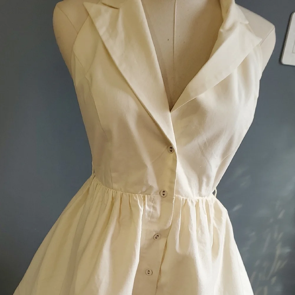 Main Strip Elegant Cream Dress Size M - Picture 9 of 13